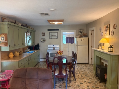 Income Potential in Maud: Home + Large Shop on Expansive Lot - image 10