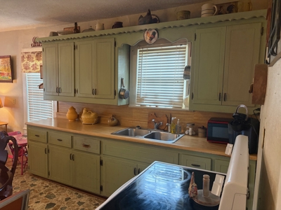 Income Potential in Maud: Home + Large Shop on Expansive Lot - image 5