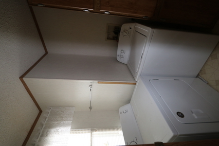 3-Bedroom 2-bathroom Home in town corner lot - image 9