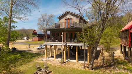 Gorgeous Riverfront Home in the Arkansas Ozarks | Fulton County - image 46