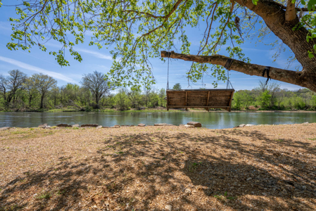 Gorgeous Riverfront Home in the Arkansas Ozarks | Fulton County - image 36