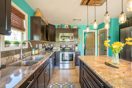 Gorgeous Riverfront Home in the Arkansas Ozarks | Fulton County - image 7