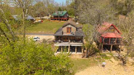 Gorgeous Riverfront Home in the Arkansas Ozarks | Fulton County - image 49