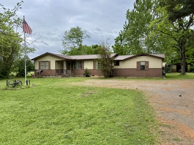 Peaceful Country Living on 1.5 Acres – Minutes from Town - image 1