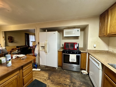 Peaceful Country Living on 1.5 Acres – Minutes from Town - image 23