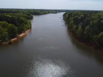 Buggs Island Retreat with Lake Access & Privacy - image 18