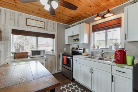 Turnkey Lake Petenwell Waterfront Cottage | Owned Shoreline - image 15