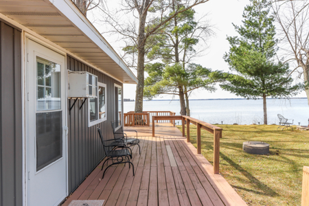 Turnkey Lake Petenwell Waterfront Cottage | Owned Shoreline - image 9