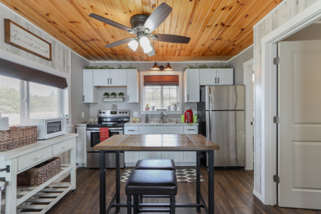 Turnkey Lake Petenwell Waterfront Cottage | Owned Shoreline - image 13