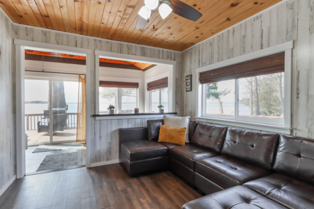 Turnkey Lake Petenwell Waterfront Cottage | Owned Shoreline - image 19