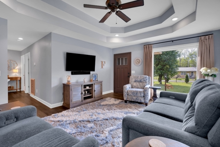 Country Home for Sale in MAury County, Tennessee - image 3