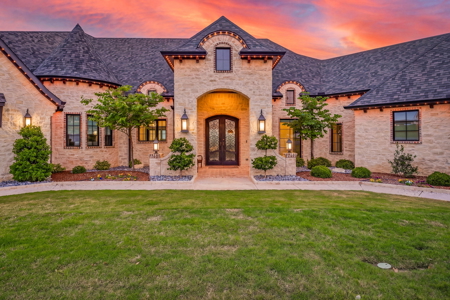 Luxury Estate on 2.35 Acres Canyon West Golf Course - image 17