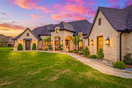 Luxury Estate on 2.35 Acres Canyon West Golf Course - image 3