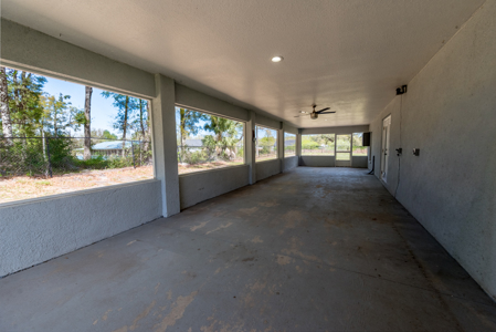 Cute Block Home on 1/2 Acre Bell, FL - image 10