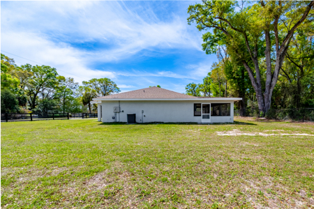 Cute Block Home on 1/2 Acre Bell, FL - image 9