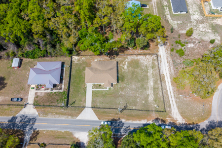 Cute Block Home on 1/2 Acre Bell, FL - image 12