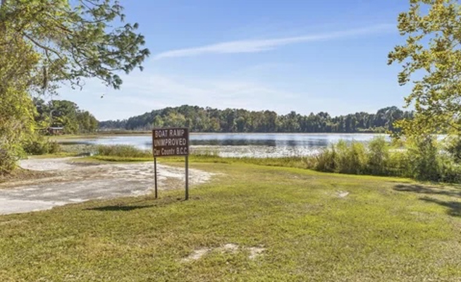 Newly Remodeled 4 bed 3 Bath Home with Lakeview in Keystone, FL