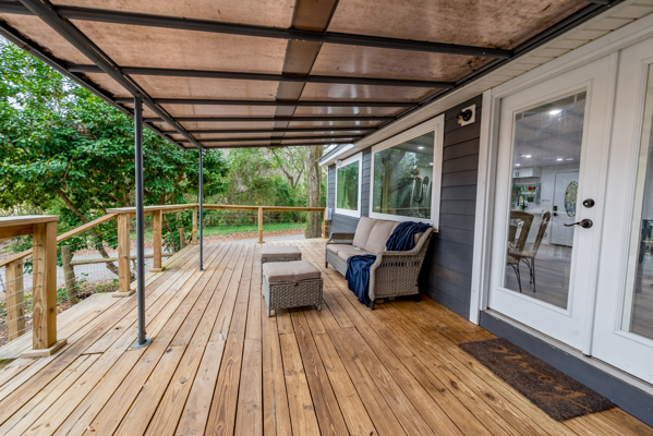 Newly Remodeled 4 bed 3 Bath Home with Lakeview in Keystone, FL