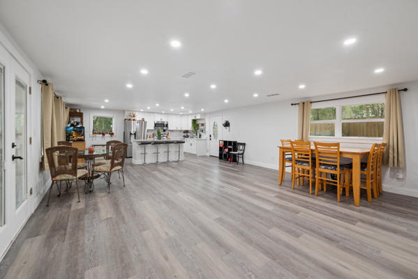 Newly Remodeled 4 bed 3 Bath Home with Lakeview in Keystone, FL