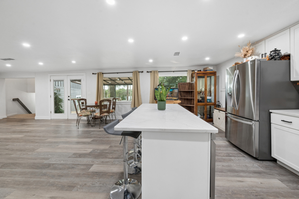 Newly Remodeled 4 bed 3 Bath Home with Lakeview in Keystone, FL
