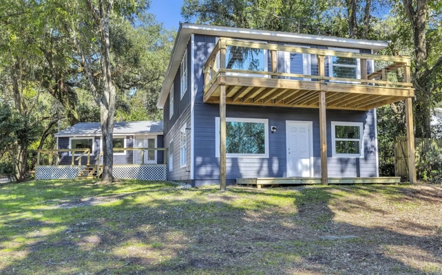 Newly Remodeled 4 bed 3 Bath Home with Lakeview in Keystone, FL