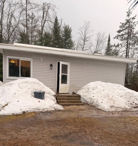 Fixer-Upper Near Gaylord – 3 Bed Home with Garage - image 1