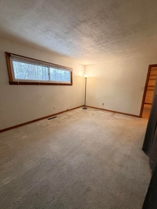 Fixer-Upper Near Gaylord – 3 Bed Home with Garage - image 21