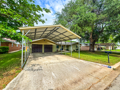 Spacious Home For Sale in Brownwood, TX! - image 2