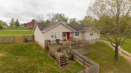 Missouri Ozarks Country Style Home in Town | Thayer - image 48