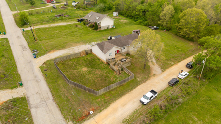 Missouri Ozarks Country Style Home in Town | Thayer - image 46