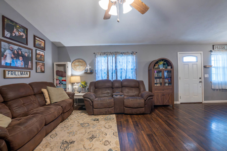 Missouri Ozarks Country Style Home in Town | Thayer - image 9