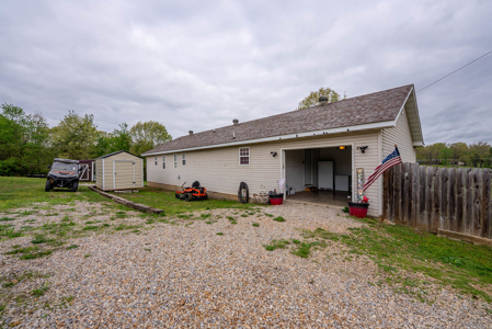 Missouri Ozarks Country Style Home in Town | Thayer - image 35