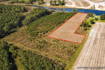 3.35 Acres Waterfront with No Restrictions - image 6