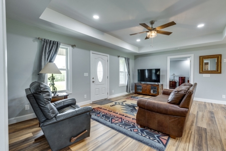 Country Home for Sale in Lewis County, Tennessee - image 7