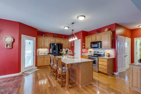 Country Home for Sale in Maury County, Tennessee - image 9