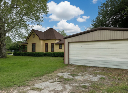 Historic 1906 Victorian Home in Rising Star TX on 0.81 Acres - image 6