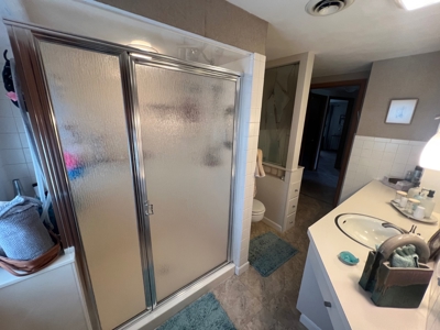 Charming Move In Ready Home in Iola, Ks - image 2