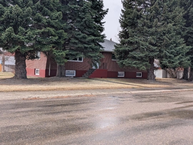 Brick Family Home W Gazeebo 4 Car Garage Corner Lot - image 6