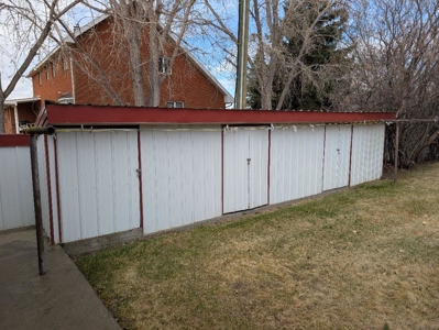Brick Family Home W Gazeebo 4 Car Garage Corner Lot - image 4