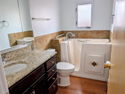 Brick Family Home W Gazeebo 4 Car Garage Corner Lot - image 17