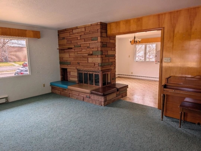 Brick Family Home W Gazeebo 4 Car Garage Corner Lot - image 8