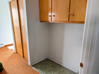 Brick Family Home W Gazeebo 4 Car Garage Corner Lot - image 12