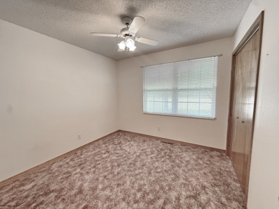 Lovely Home on Quiet Southside Cul-De-Sac in El Dorado Springs - image 27