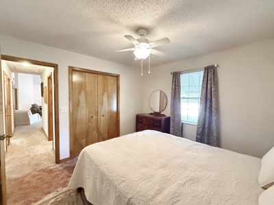 Lovely Home on Quiet Southside Cul-De-Sac in El Dorado Springs - image 26