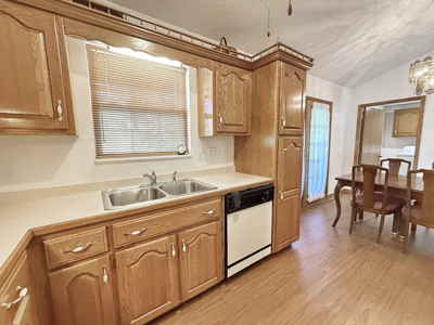 Lovely Home on Quiet Southside Cul-De-Sac in El Dorado Springs - image 15