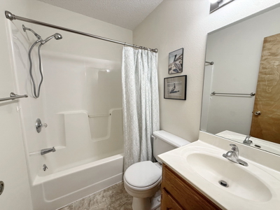 Lovely Home on Quiet Southside Cul-De-Sac in El Dorado Springs - image 29