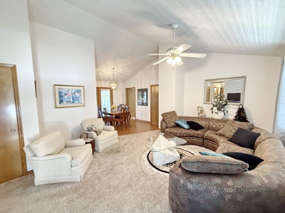 Lovely Home on Quiet Southside Cul-De-Sac in El Dorado Springs - image 6
