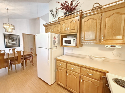 Lovely Home on Quiet Southside Cul-De-Sac in El Dorado Springs - image 14