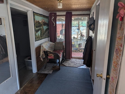 Mt 1.5 Story Home 3 Bed 3 Bath Garage/Shop Quansit Storage Deck - image 12