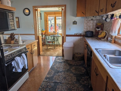 Mt 1.5 Story Home 3 Bed 3 Bath Garage/Shop Quansit Storage Deck - image 11